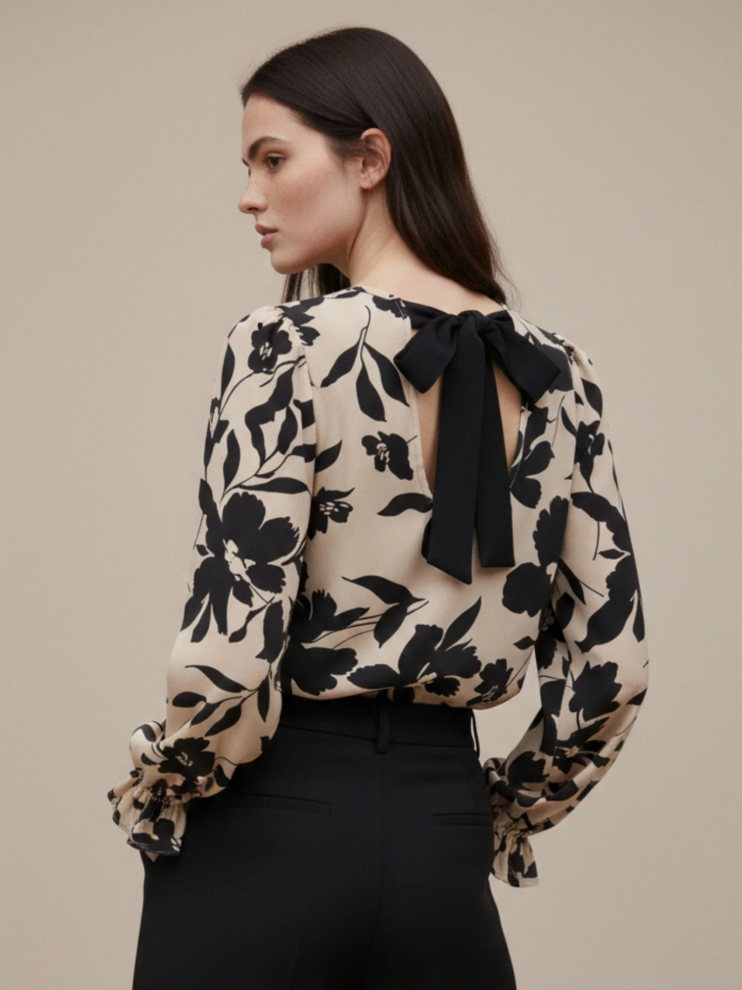 Beige Back Bow Detailed Printed Blousson - Image 2