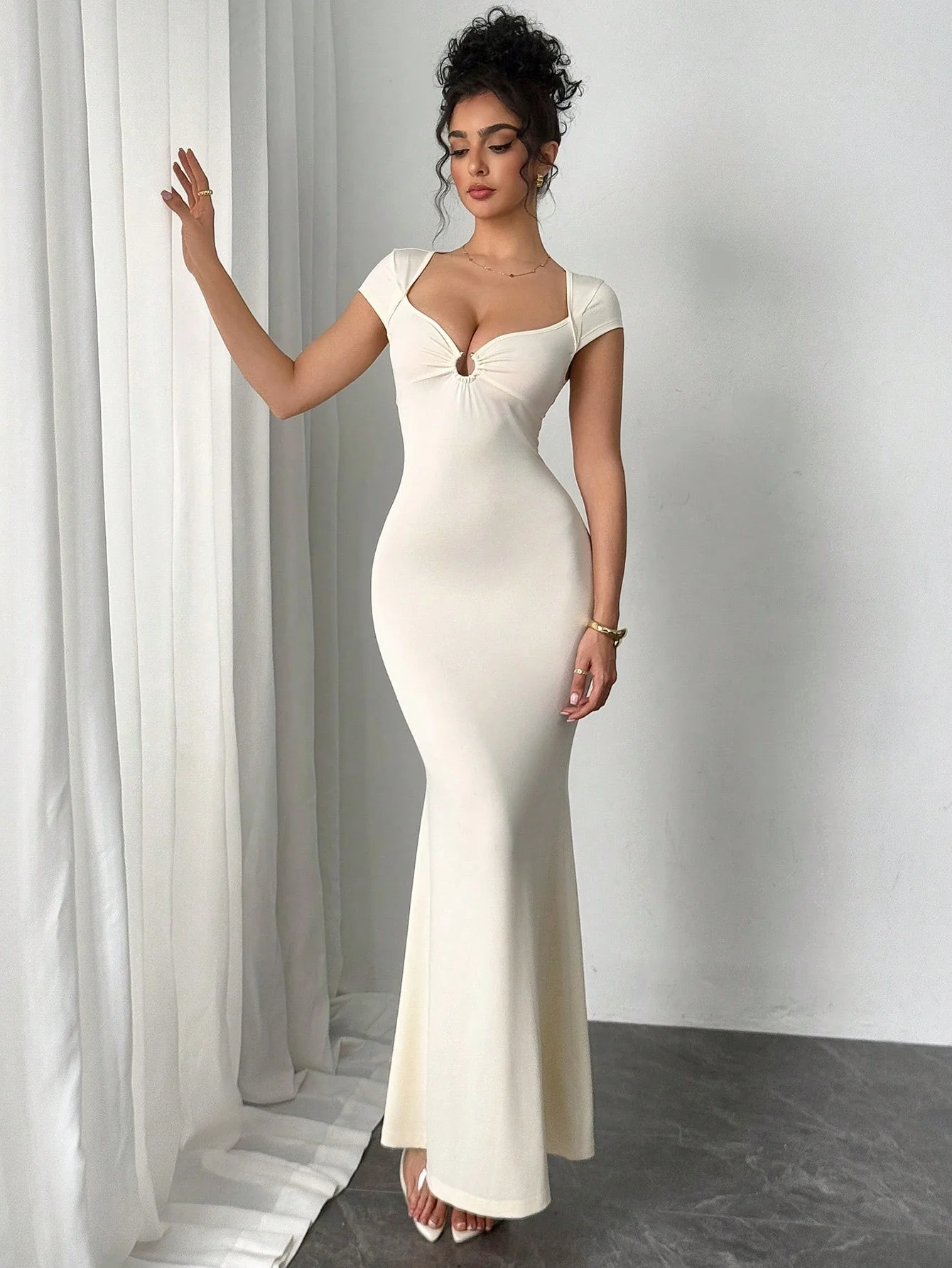 Beige Short Sleeve Metal Attached Dress - Image 6