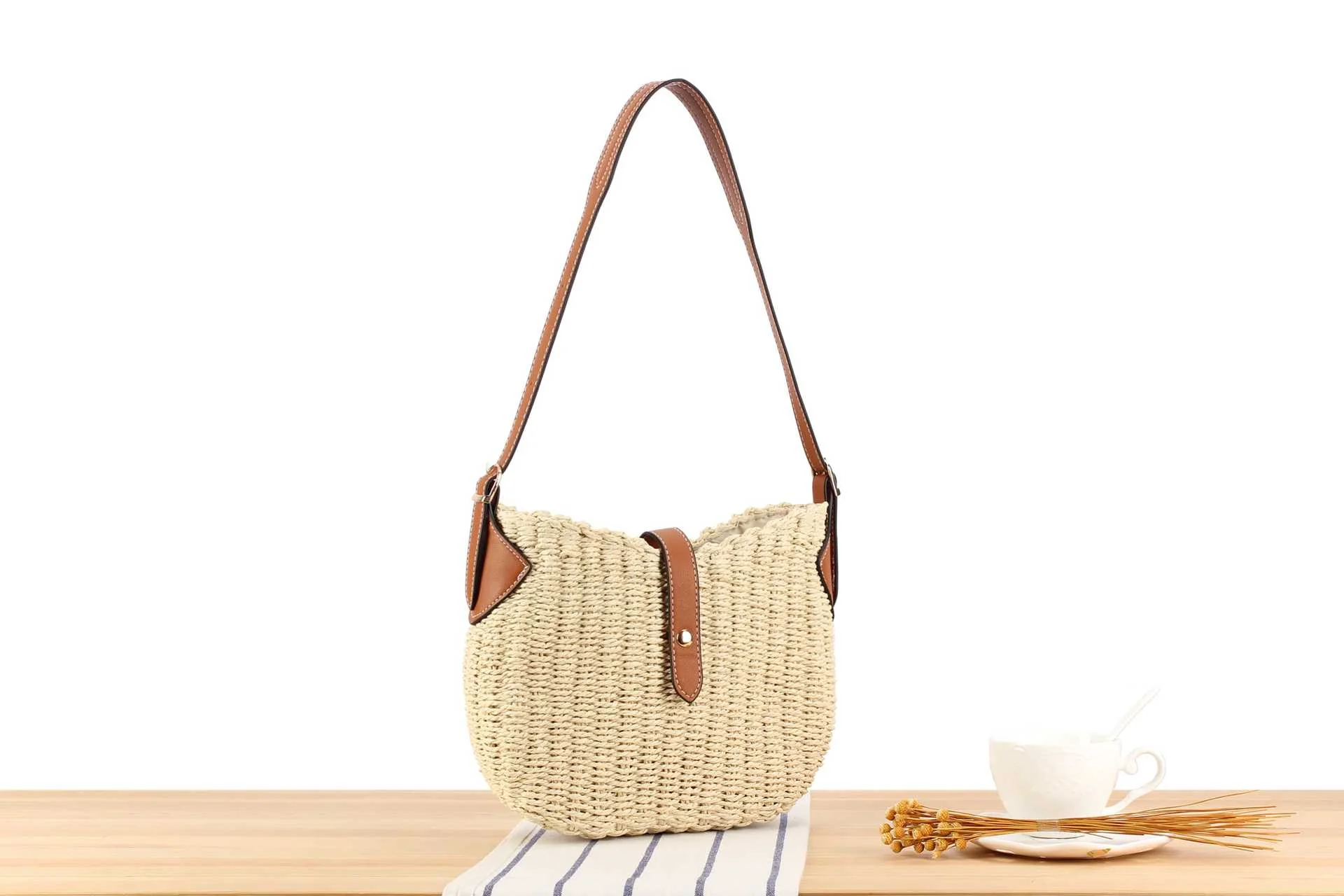 Beige Straw Beach Shoulder Bag - Image 4