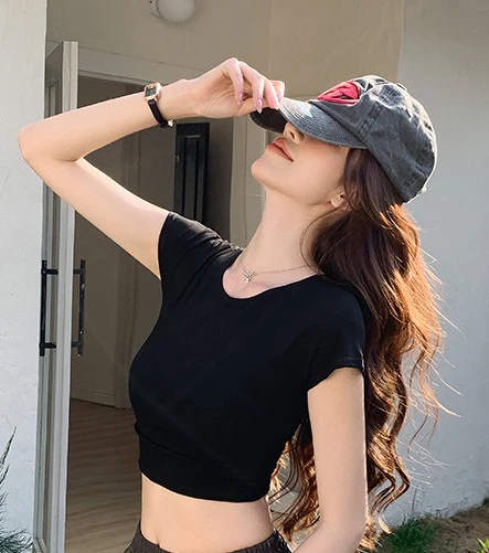 Black Basic Crop T-Shirt - Image 2