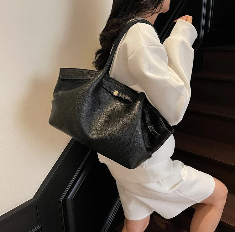 Black Curveline Shoulder Bag - Image 3