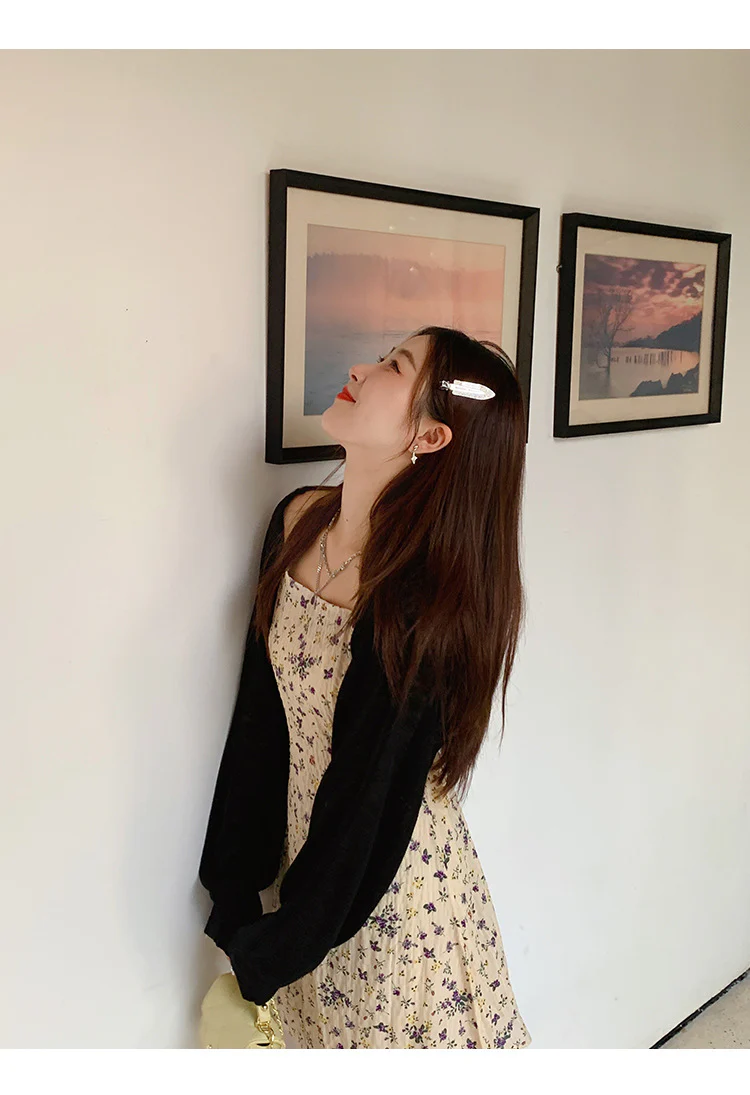 Black Full Sleeve Cropped Slouchy Cardigan - Image 3
