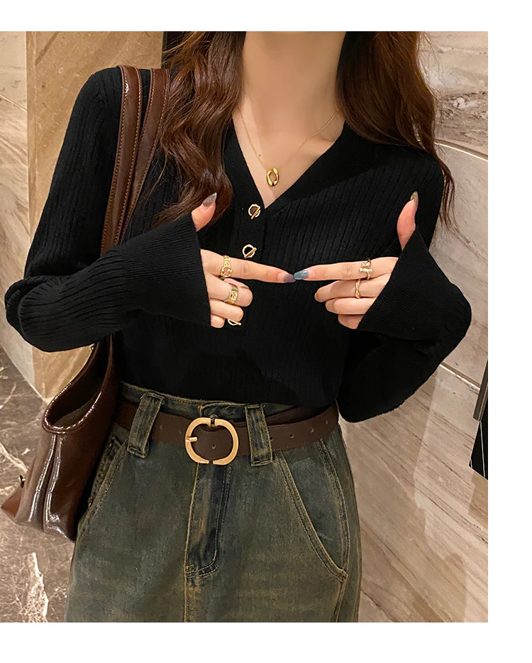 Black Full Sleeve V Neck Buttoned Fitted Top - Image 3
