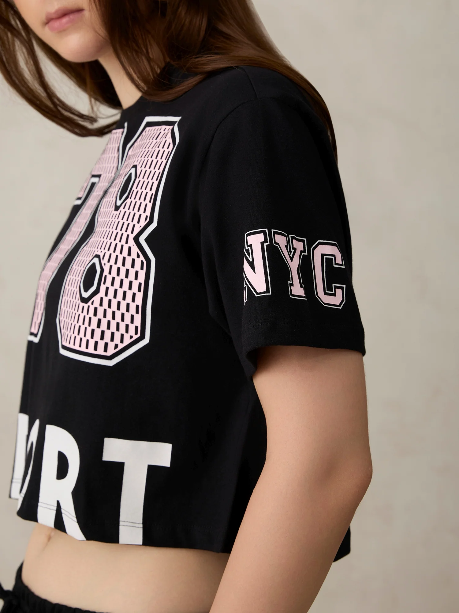 Black Graphic Cropped Boxy T-Shirt - Image 5