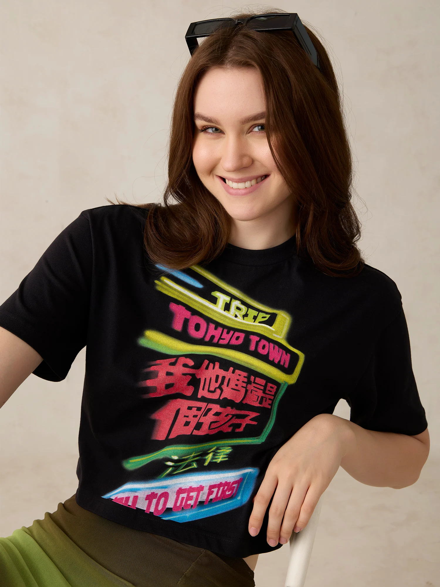 Black Graphic Cropped T-Shirt - Image 7