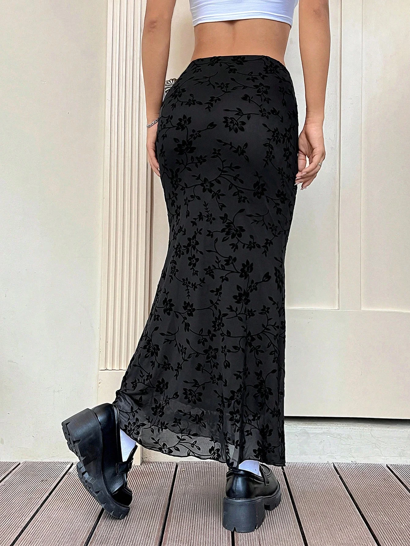 Black High Waist Textured Skirt - Image 2