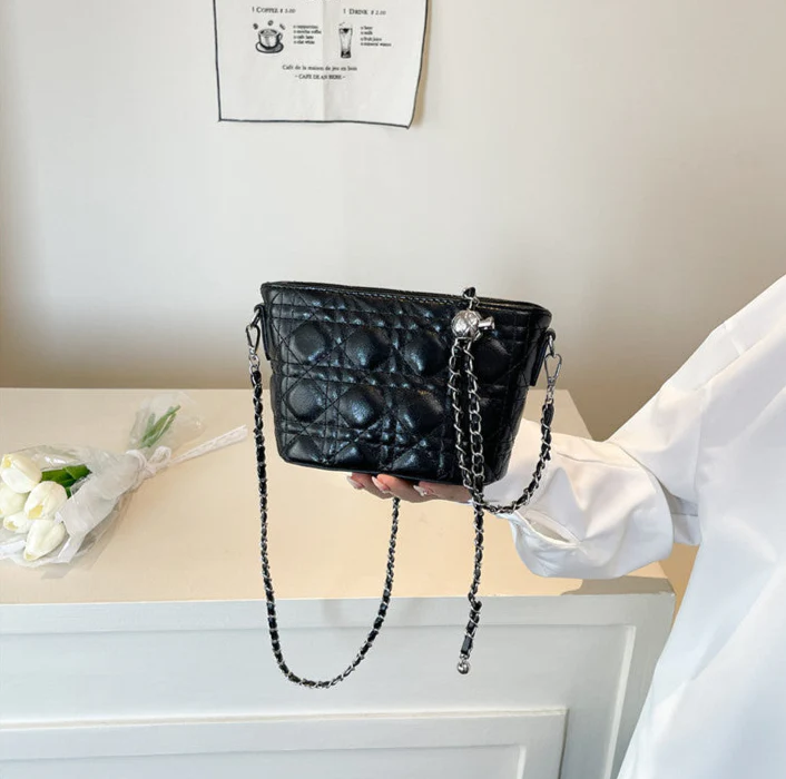 Black Mini Quilted Chain Handbag - Image 2