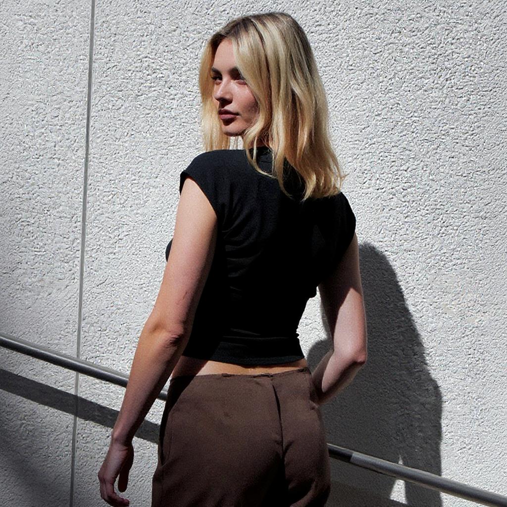 Black One-Shoulder Ruched Crop Top - Image 2