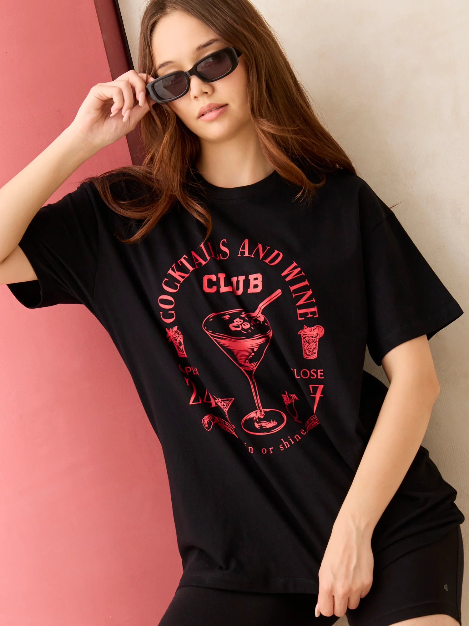 Black Oversized T-Shirt With Graphic Print - Image 7