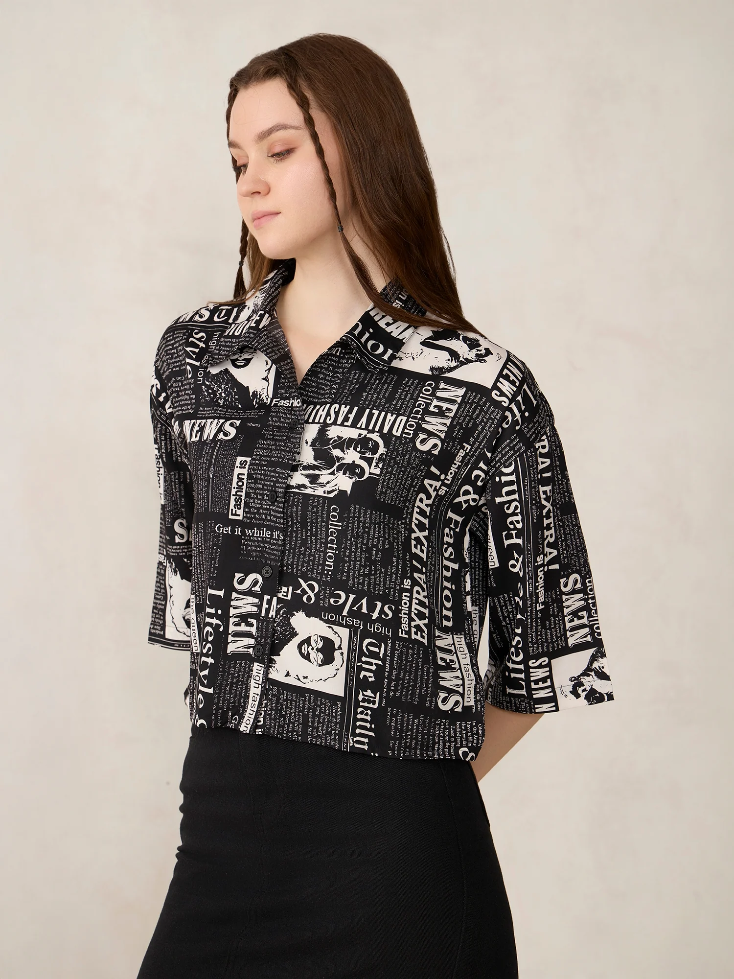 Black Paper Print Cropped Shirt - Image 3