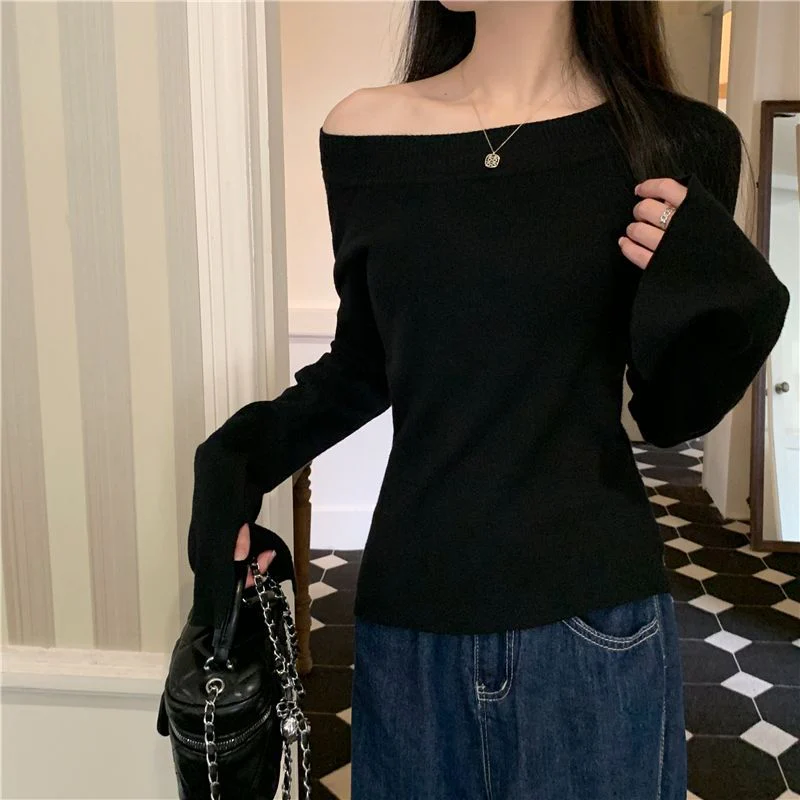 Black Side Ruched Solid Knit Top - Image 2