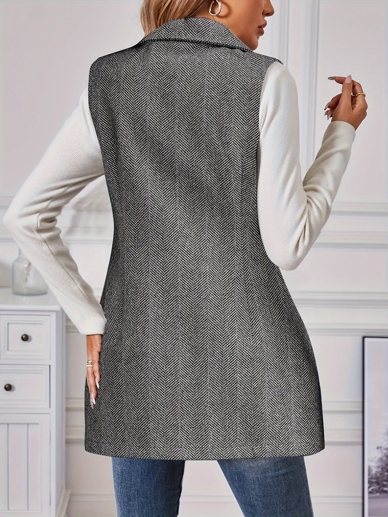 Black Sleeveless Jacket - Image 3