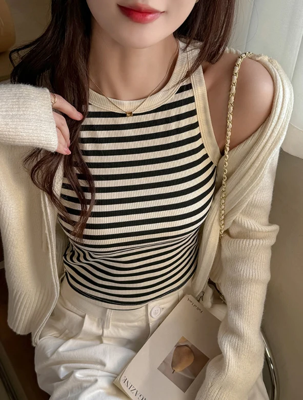 Black Stripe Ribbed Tank Top - Image 2