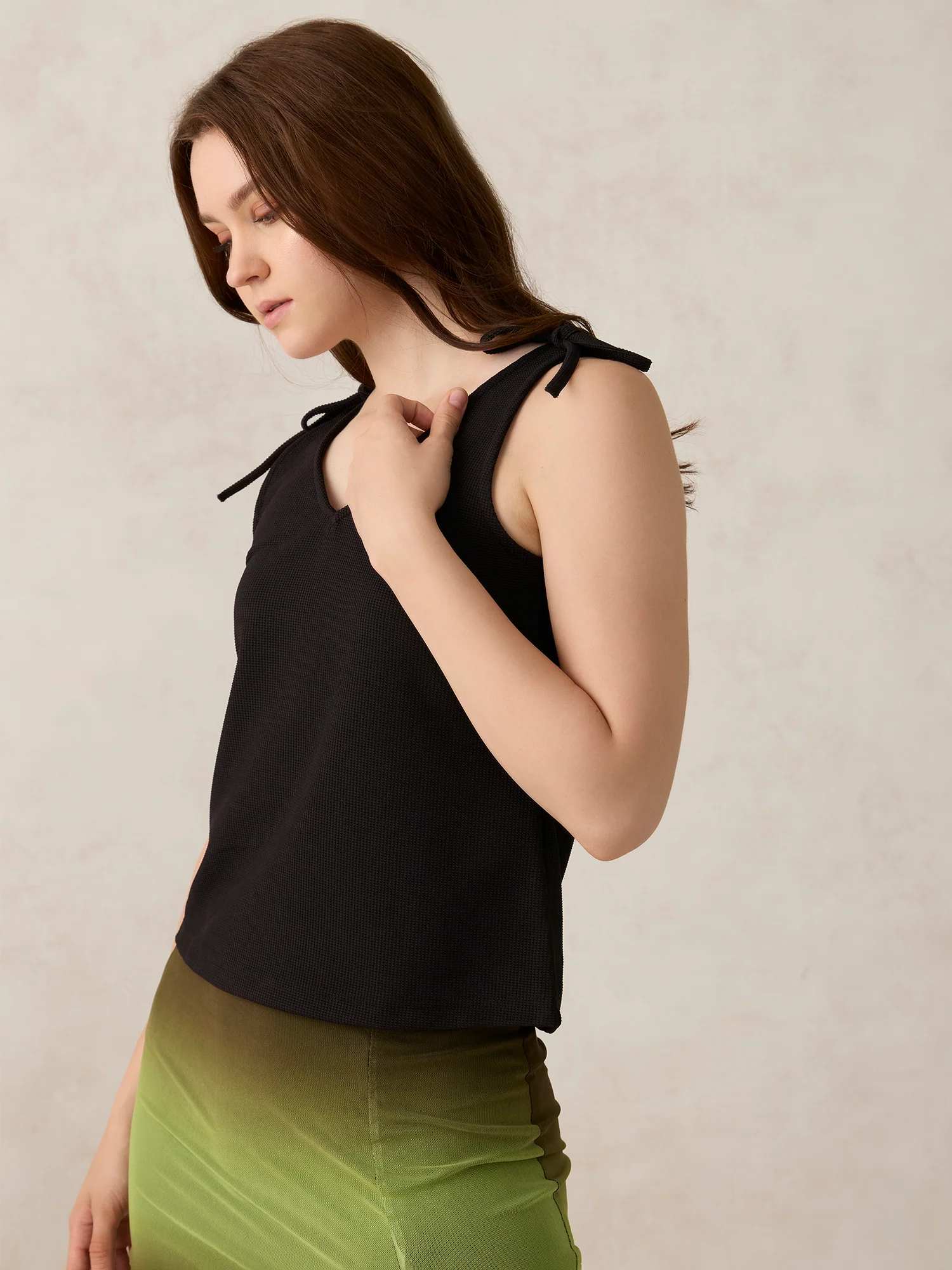 Black V Neck Bow Detailed Top - Image 7