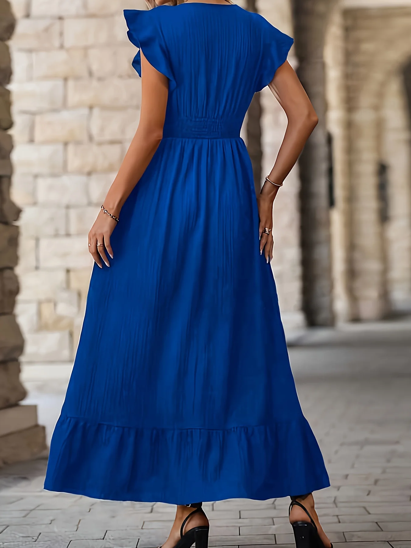 Blue Flutter Sleeves Maxi Dress With Cinched Waist In Textured Fabric - Image 5