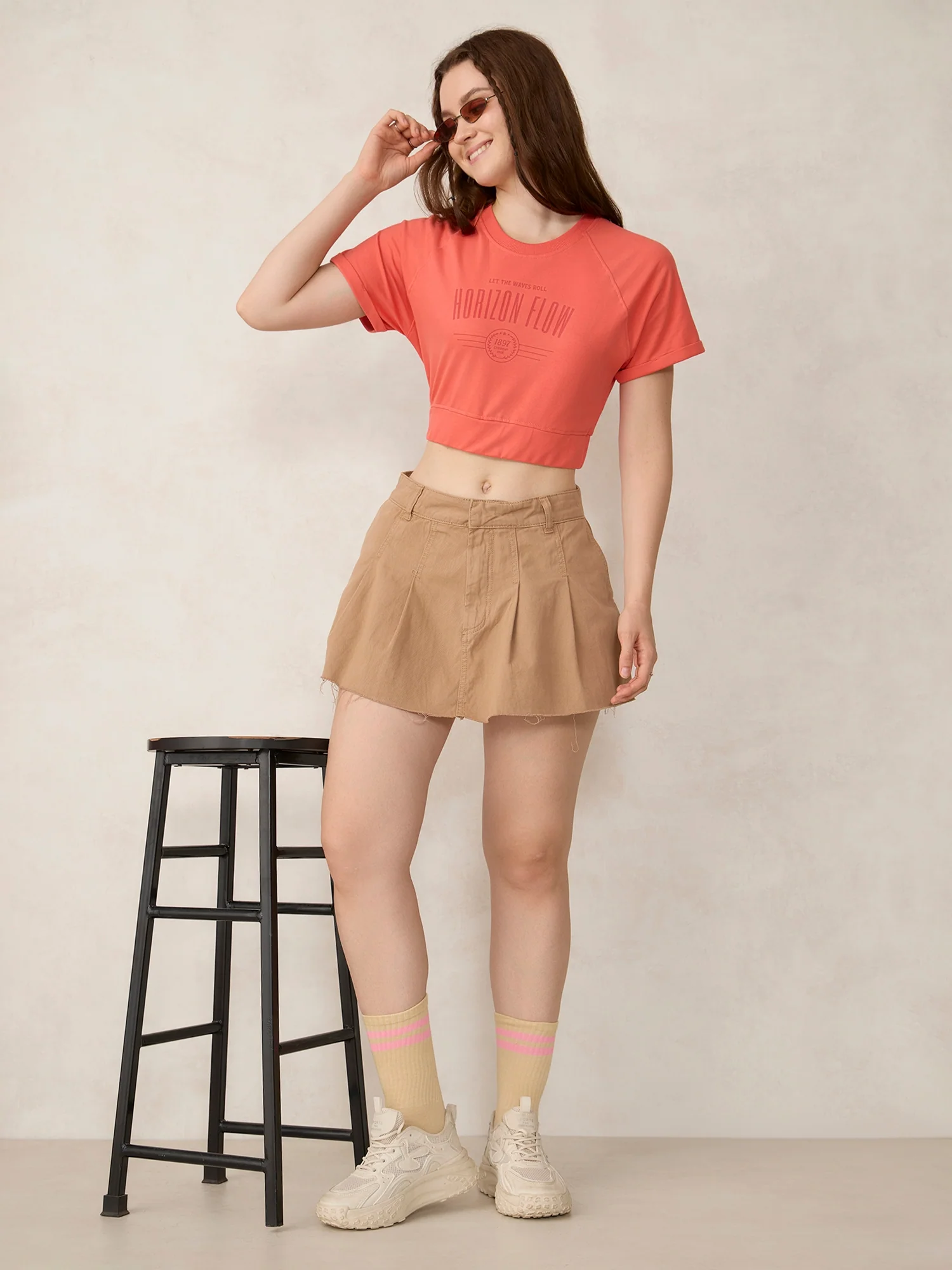 Coral Cropped Raglan Sleeve Sweatshirt - Image 6