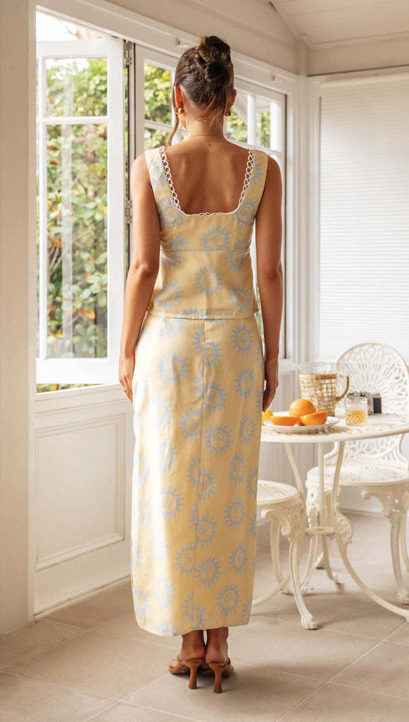Cream Sleeveless Printed Top And Skirt Co-Ord Set - Image 2