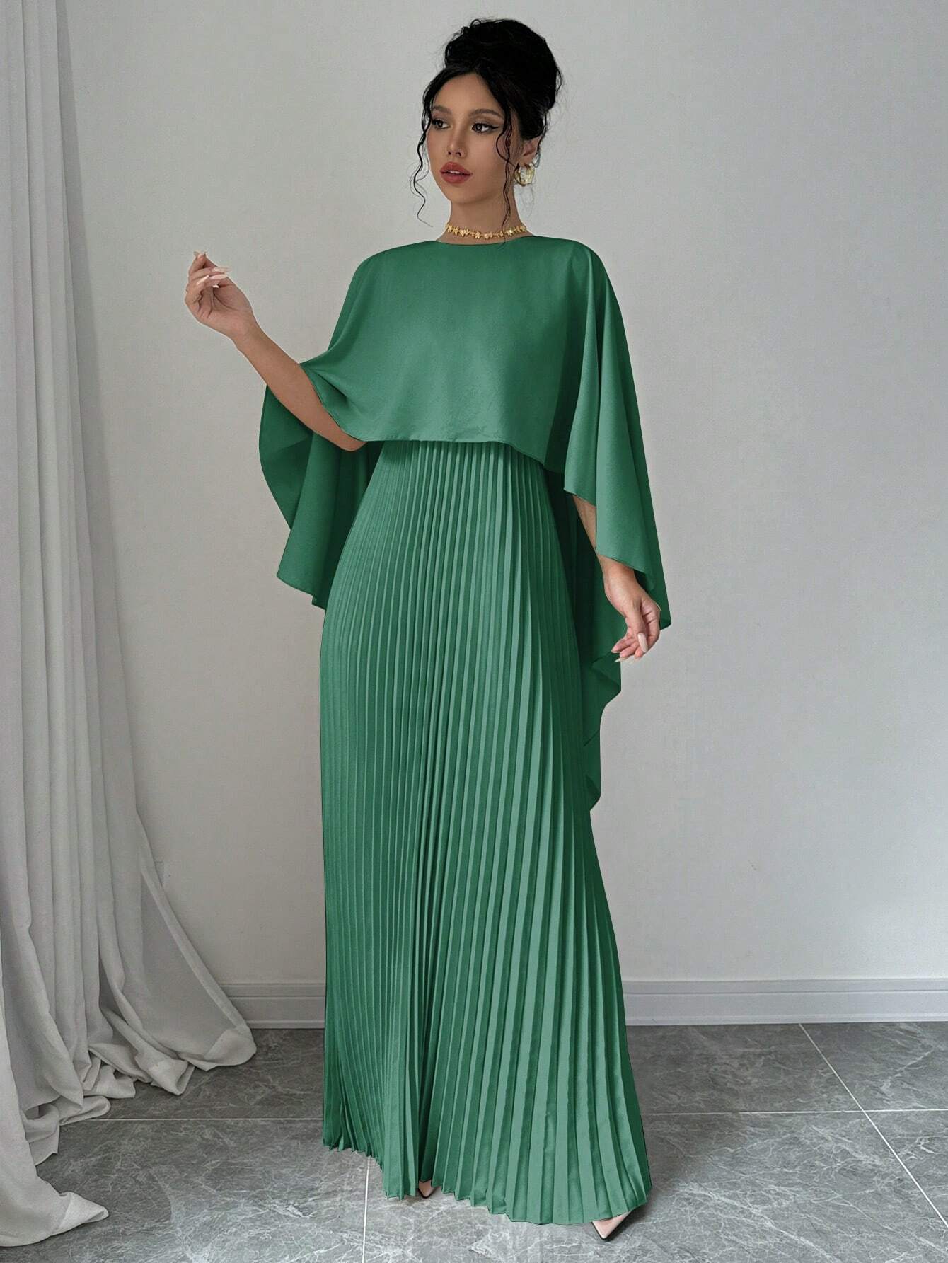 Green Crew Neck Coverup Pleated Dress - Image 3