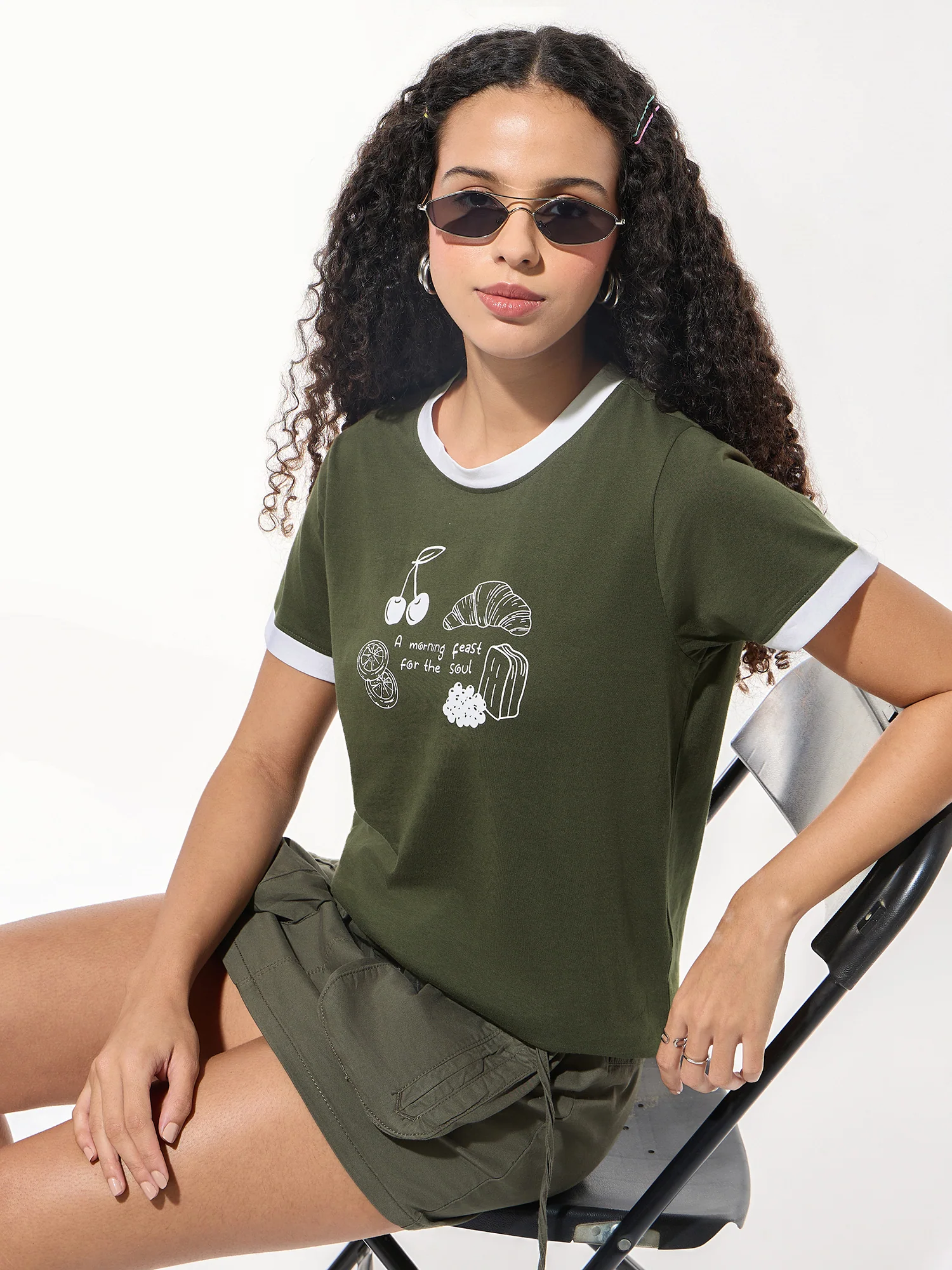 Green Graphic Printed Contrast Hem T-Shirt - Image 3