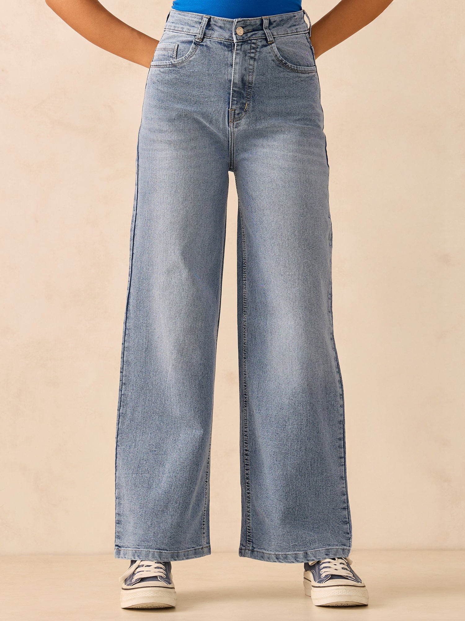 Light Blue Flared High-Rise Jeans - Image 3