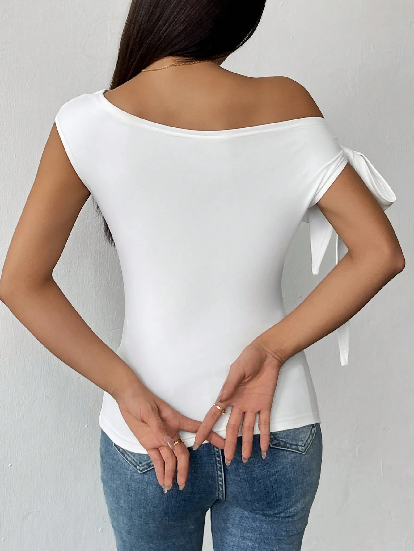Off White One Sleeve Shoulder Tieup Top - Image 2