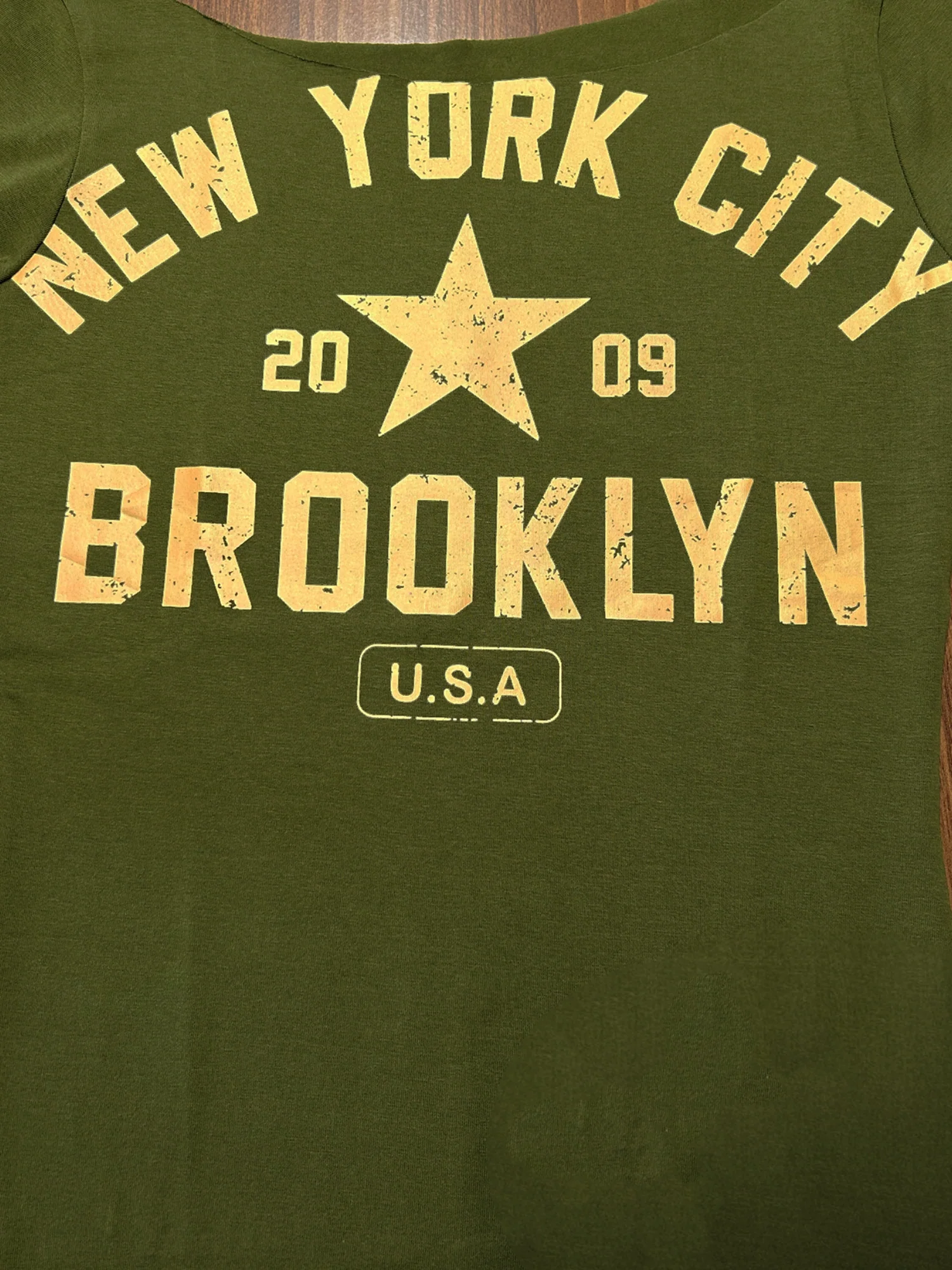 Olive Off-Shoulder Raw Edge Printed T-Shirt - Image 4