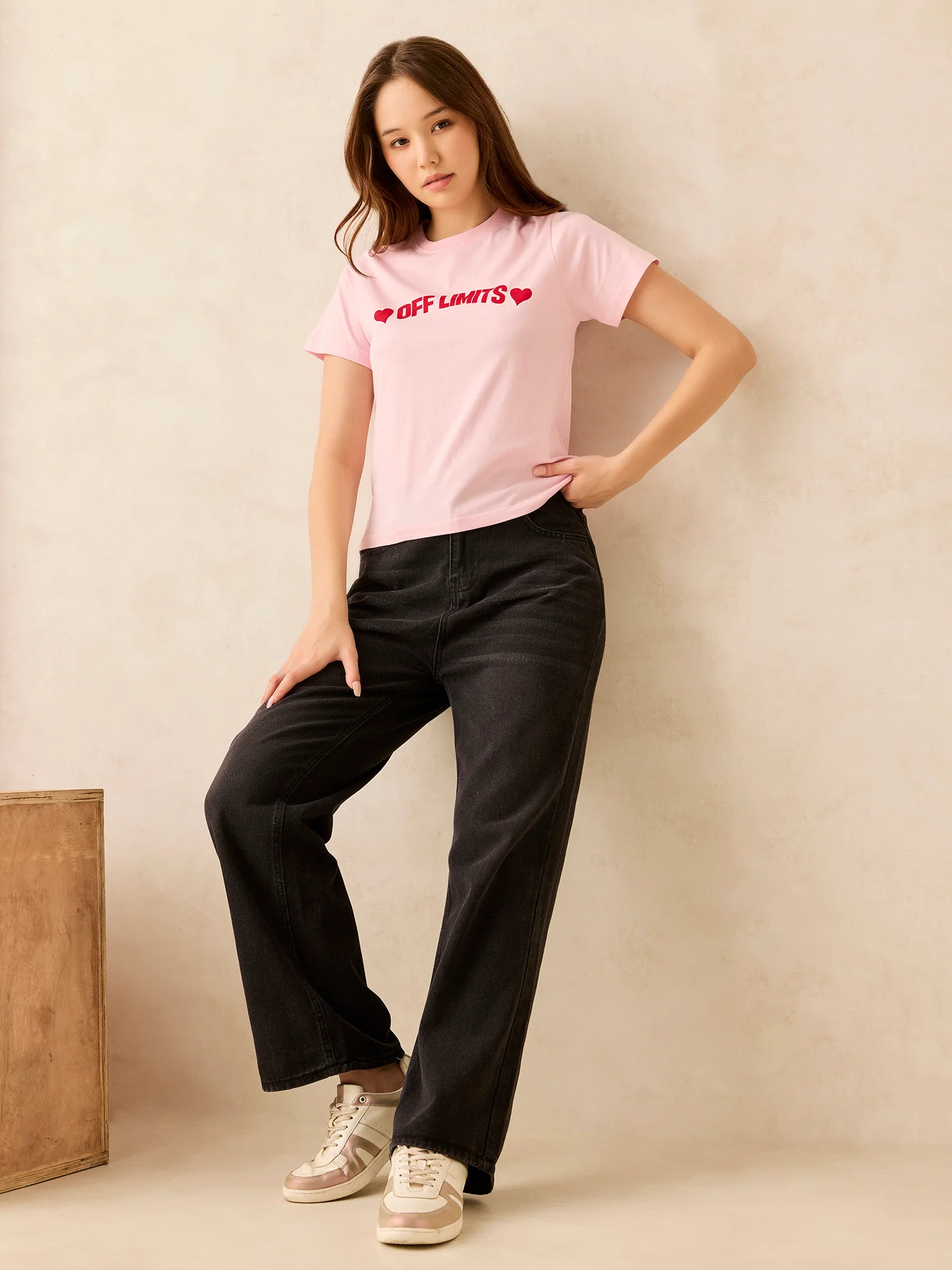 Pink Crew Neck Graphic T-Shirt - Image 3