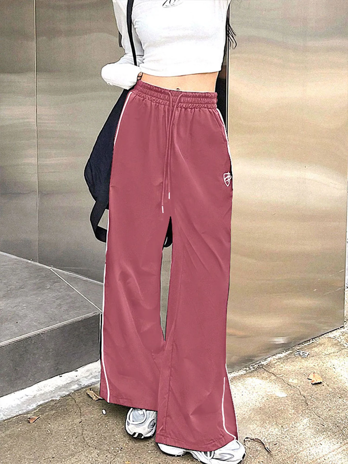 Pink Side Contrast Piping Sweatpants - Image 2