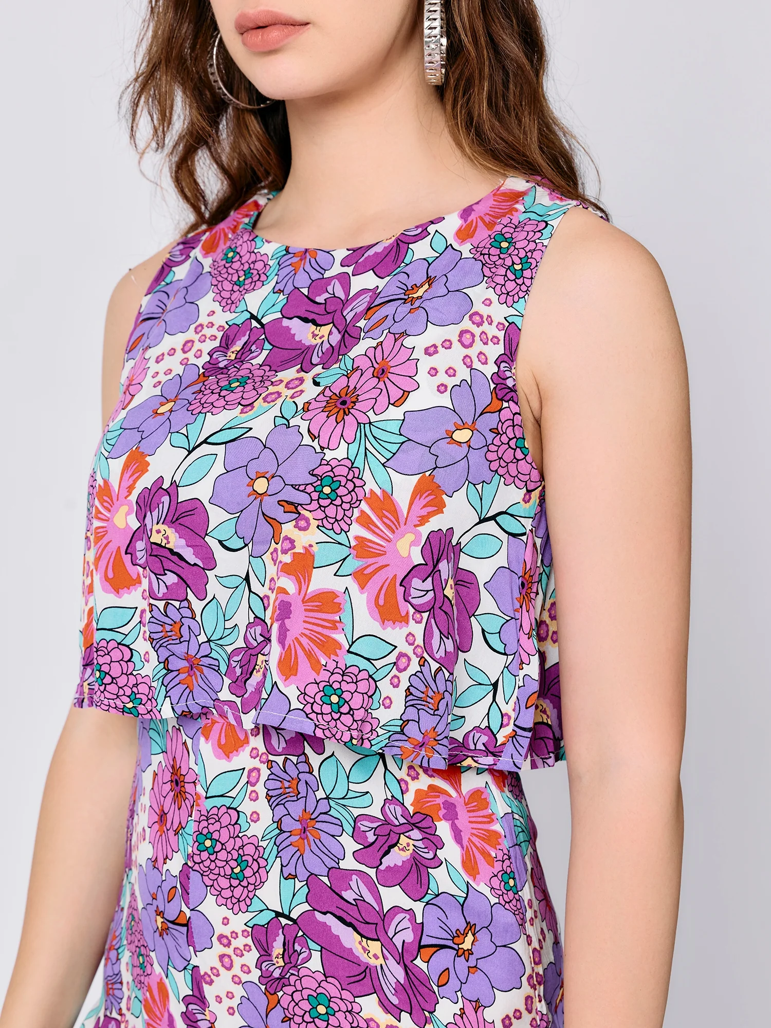 Purple Sleeveless Crop Top With Shorts - Image 4