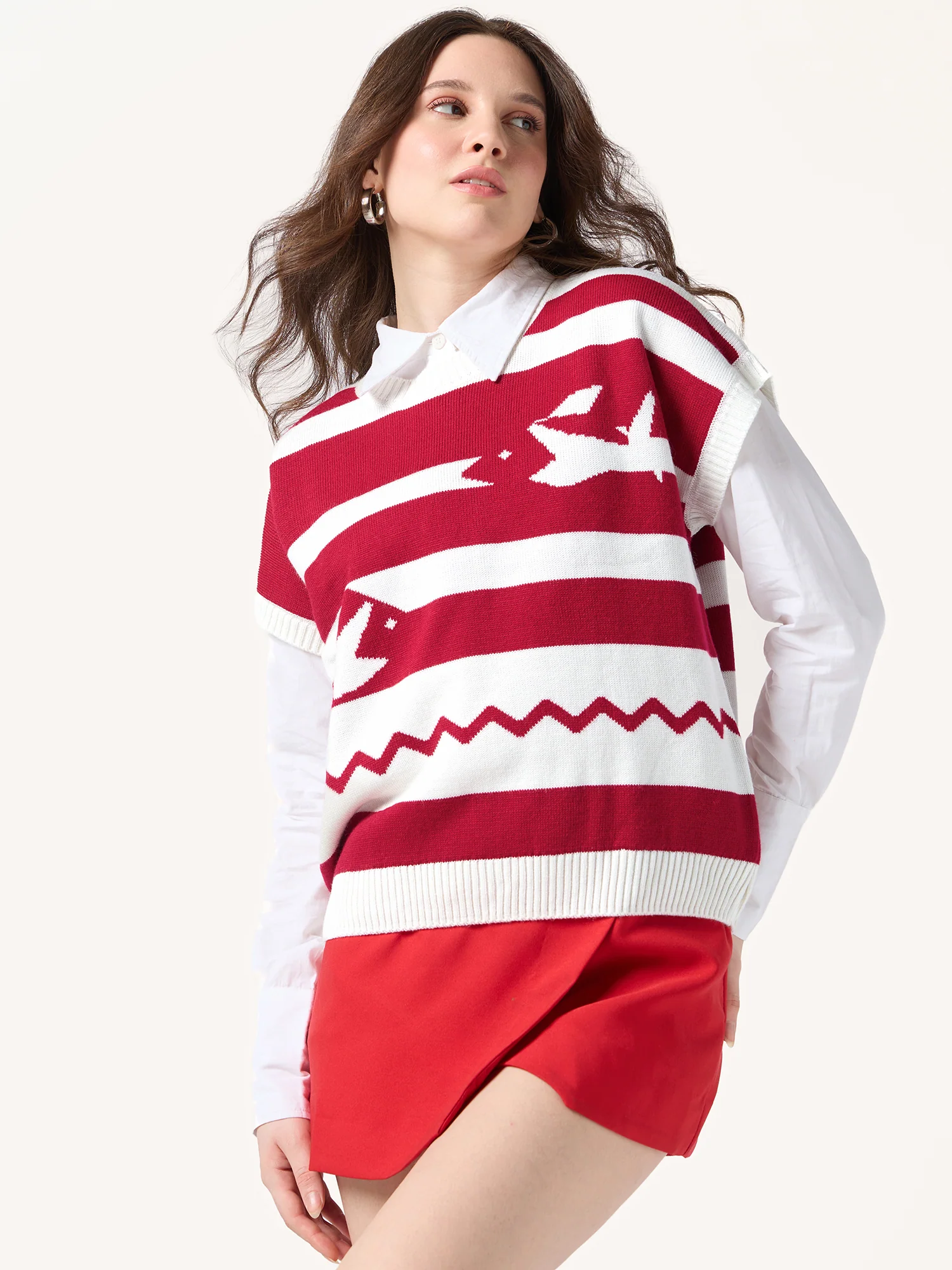Red Relaxed Cropped Graphic Sweater - Image 4