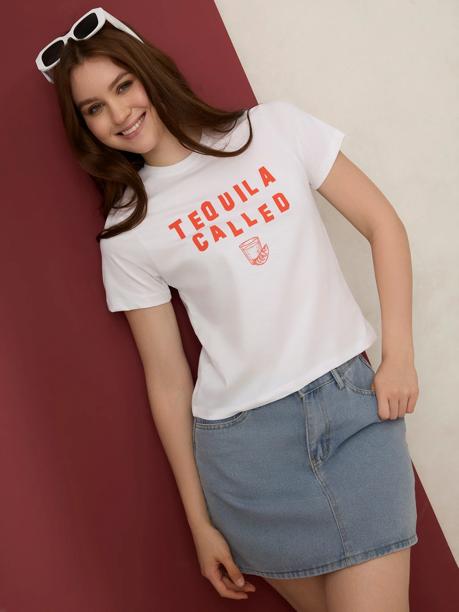 White Crew Neck Graphic T-Shirt - Image 6