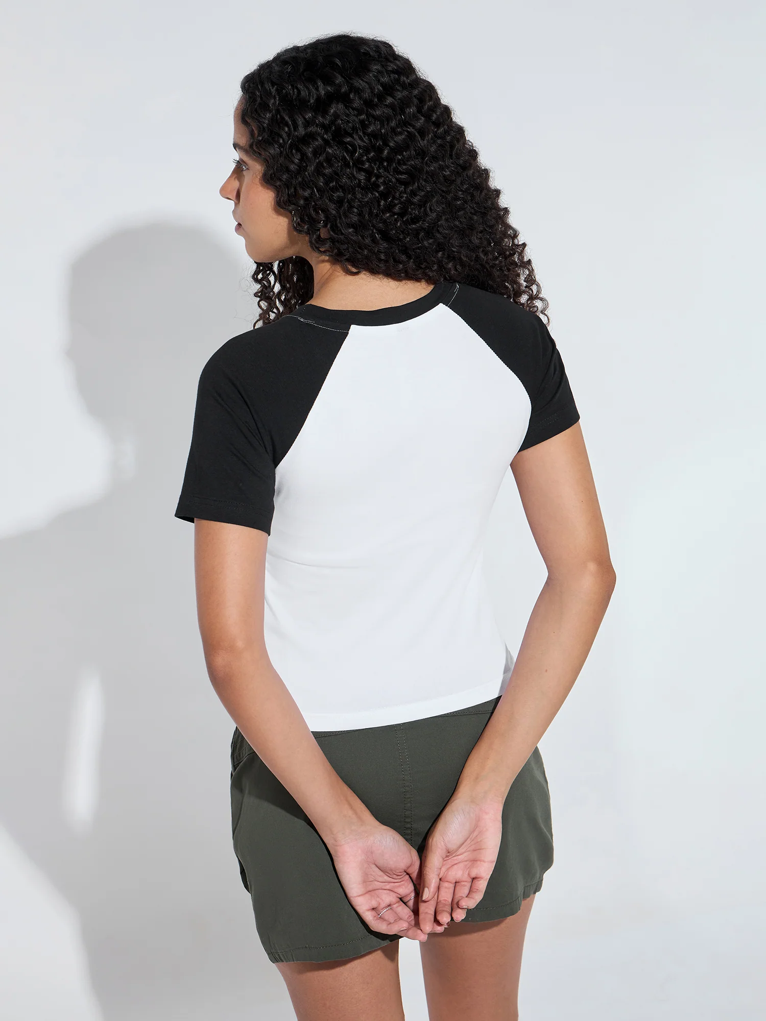 White Crew Neck Graphic Tshirt - Image 6