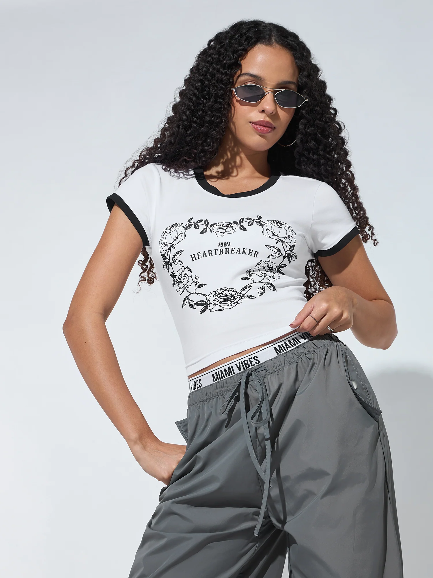 White Crew Neck Graphic Tshirt - Image 3