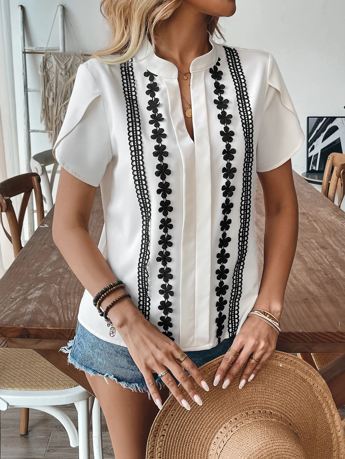 White Dual Toned Greometric Striped Top - Image 3
