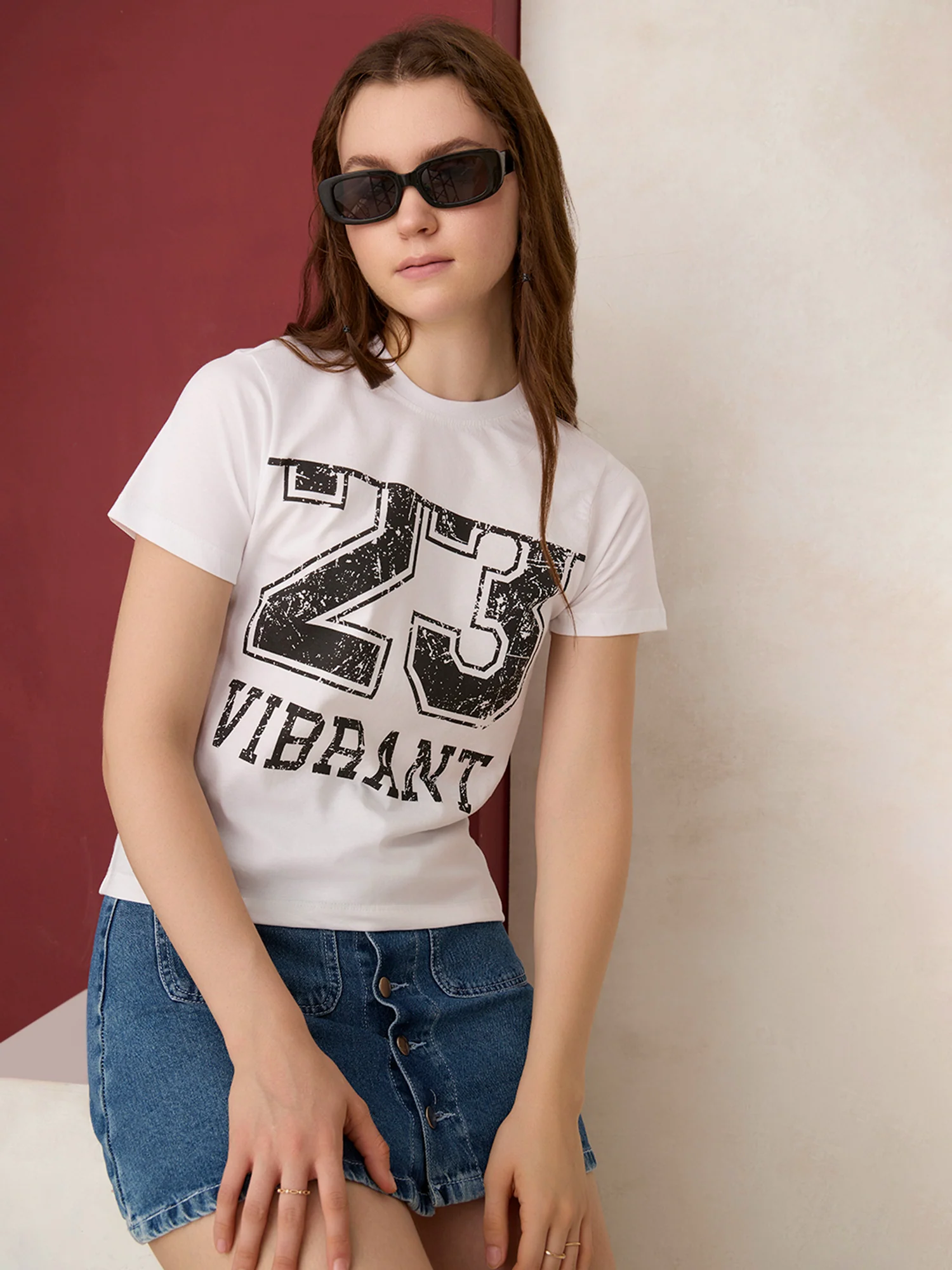 White Graphic Fashion T-Shirt - Image 5