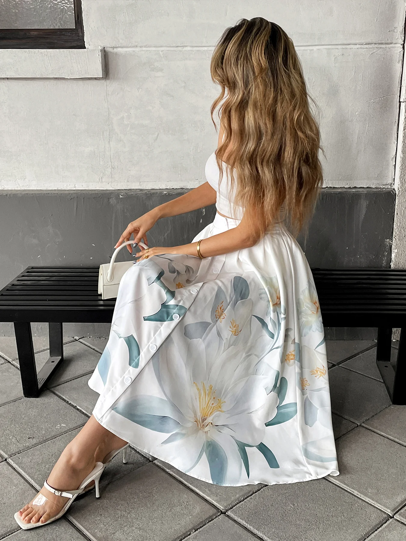 White High Waist Printed Flared Skirt - Image 4