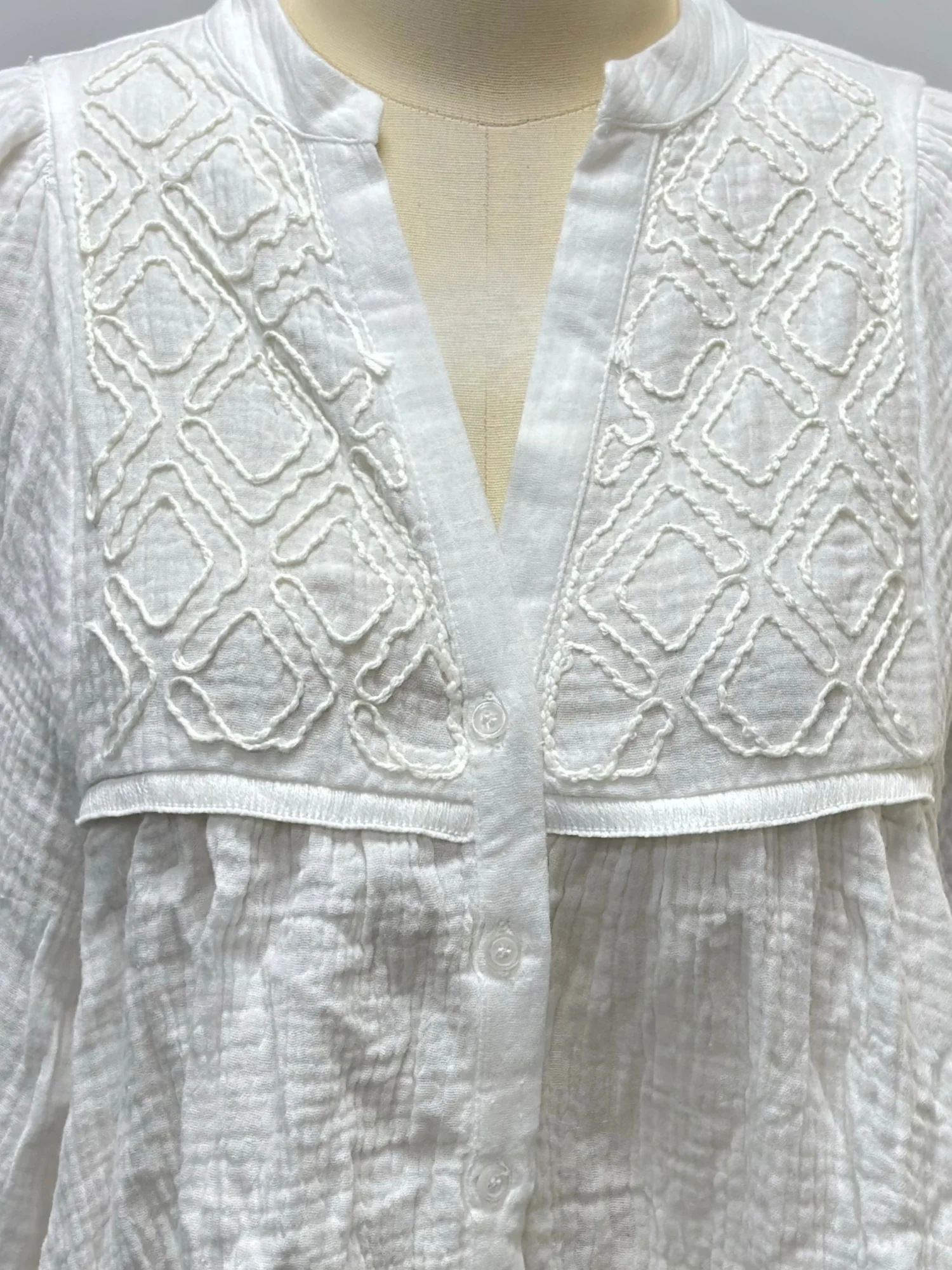 White Mandarin Collared Flowy Shirt - Image 4