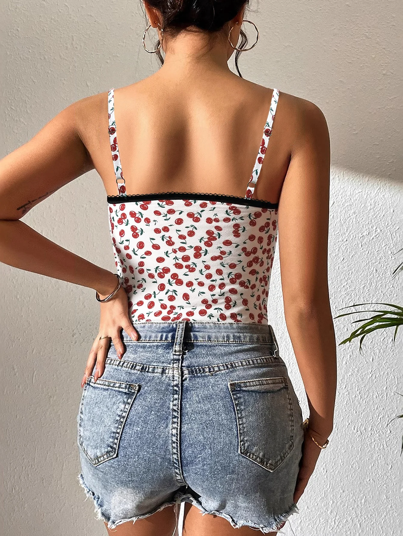 White Printed Camisole With A Tiny Bow Detail - Image 2
