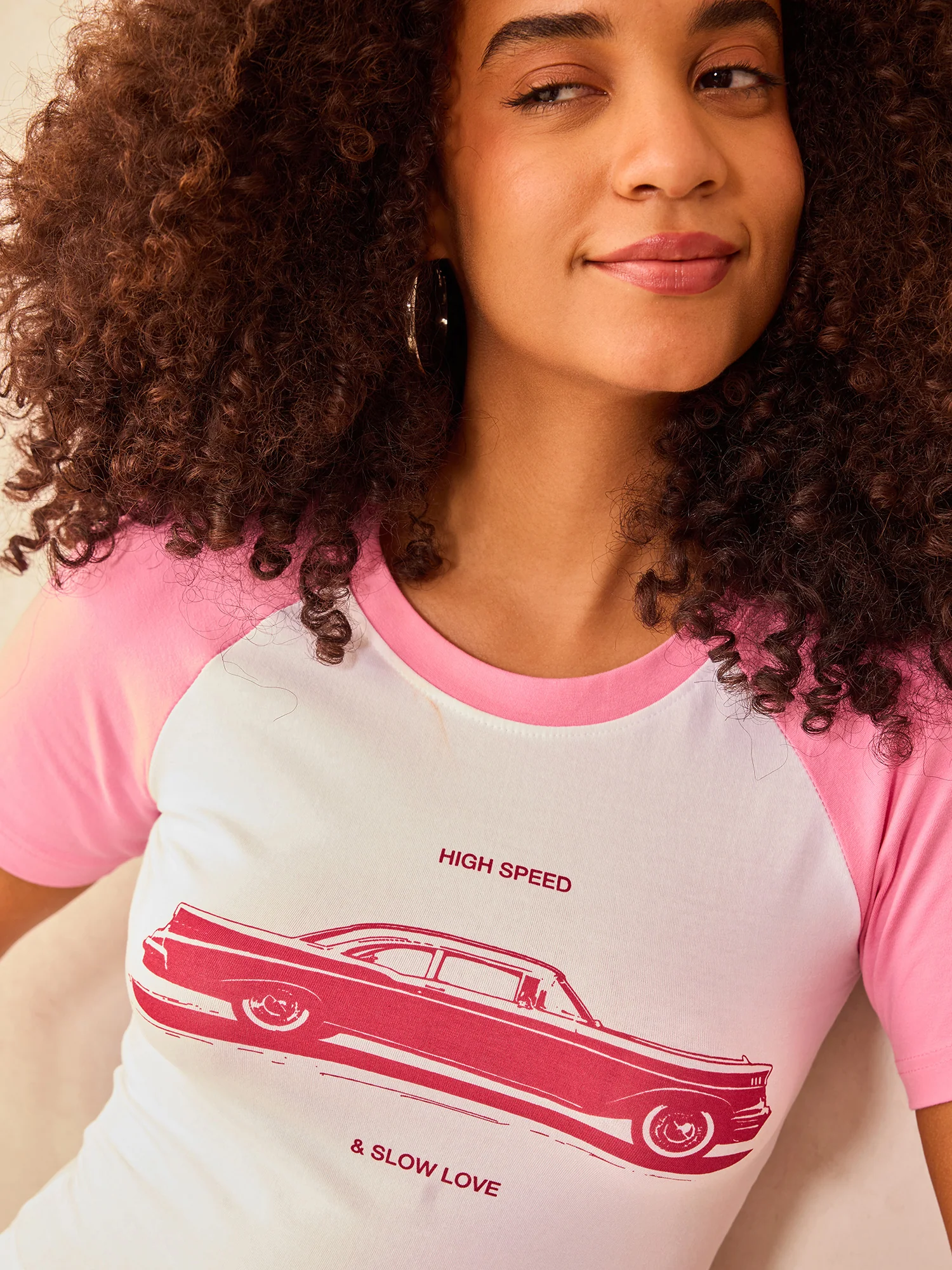 White Raglan Cropped Top With Graphic Print - Image 3
