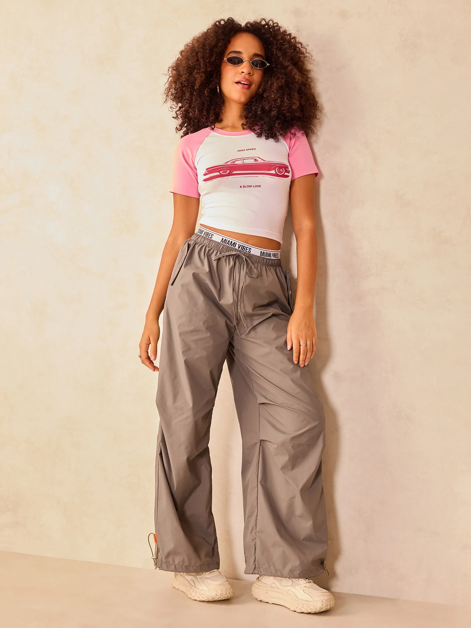 White Raglan Cropped Top With Graphic Print - Image 7