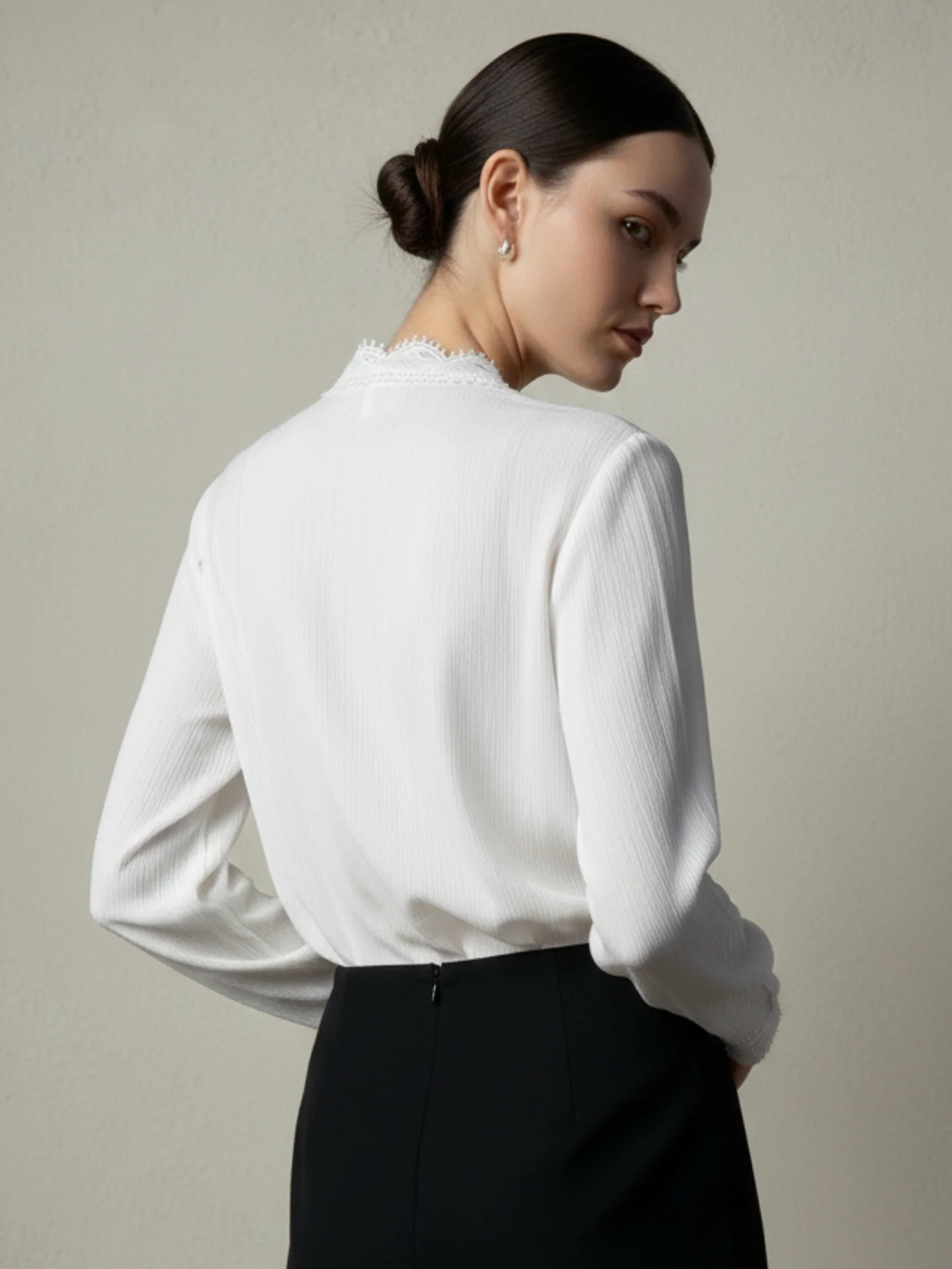 White Scallop Neckline Top - Image 2