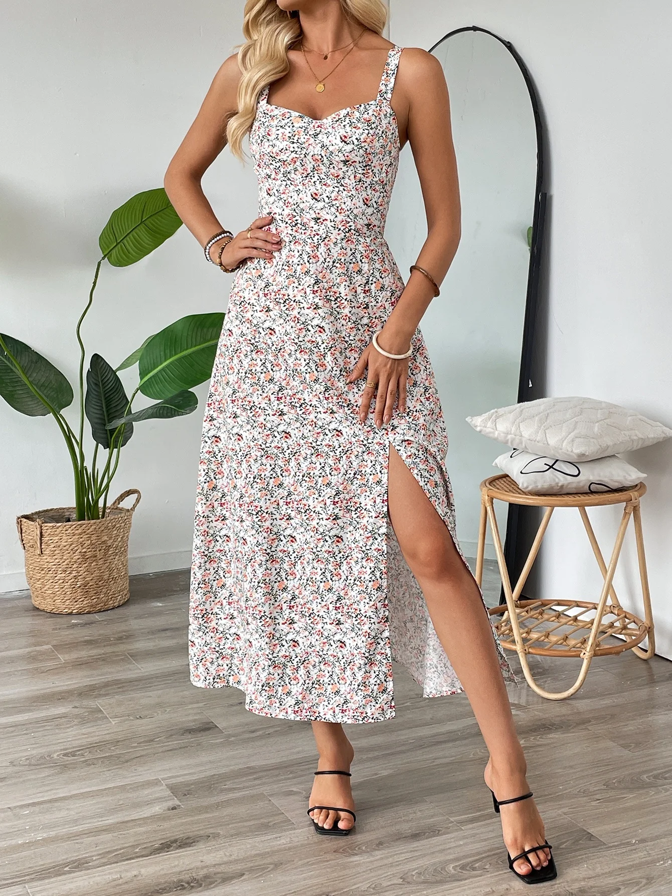 White Sweetheart Neckline Printed Thigh High Slit Dress - Image 5