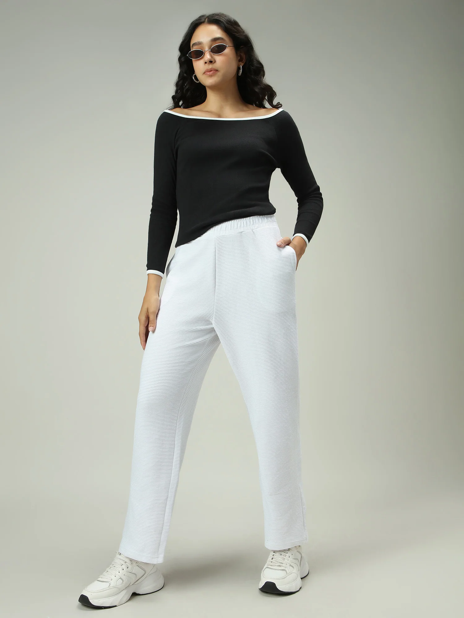 White Textured Solid Sweatpants - Image 3