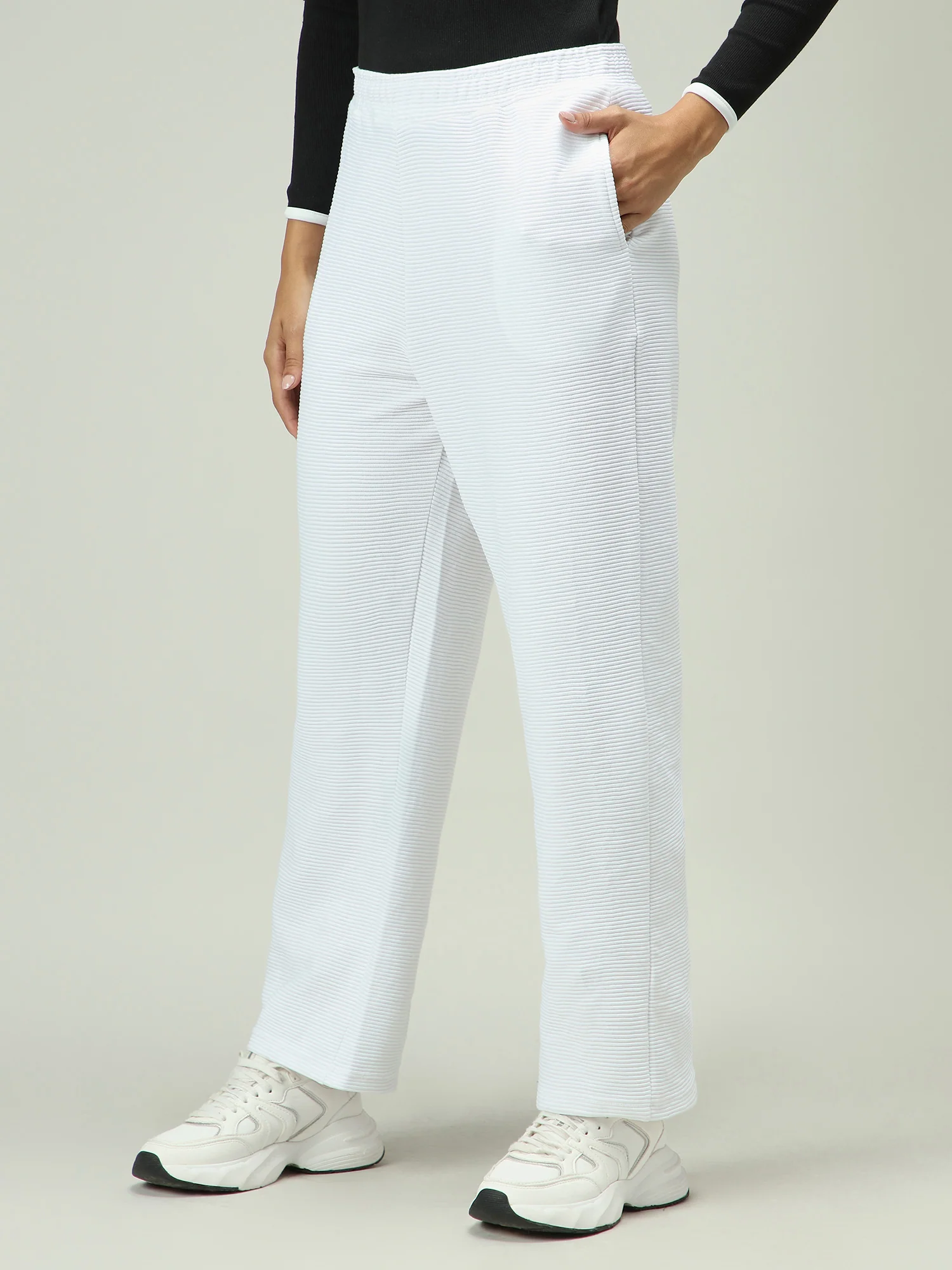 White Textured Solid Sweatpants - Image 4
